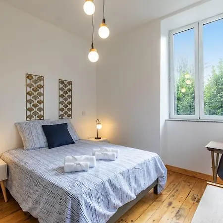 Lägenhet Cosy Retro Voyage Avec Veranda & Piano Bagnères-de-Bigorre