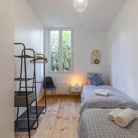 Lägenhet Cosy Retro Voyage Avec Veranda & Piano Bagnères-de-Bigorre