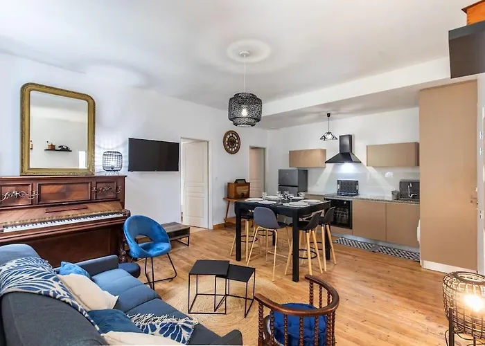 Cosy Retro Voyage Avec Veranda & Piano アパート *