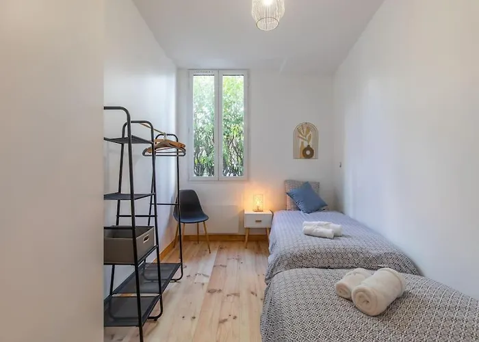 アパート Cosy Retro Voyage Avec Veranda & Piano バニエール・ド・ビゴール